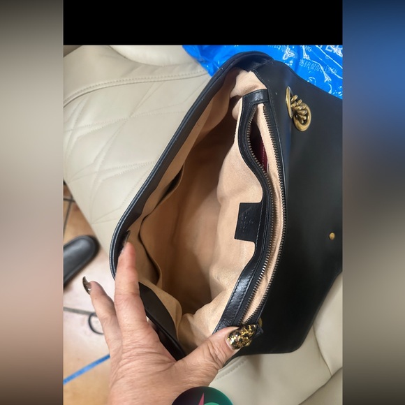 Sold !! EUC! Gucci Marmont Medium - Picture 9 of 13